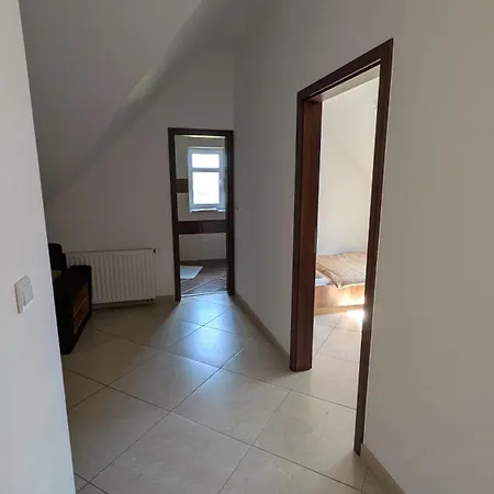 Alfoeldi Borok Haza بيت ضيافة Kunfeherto