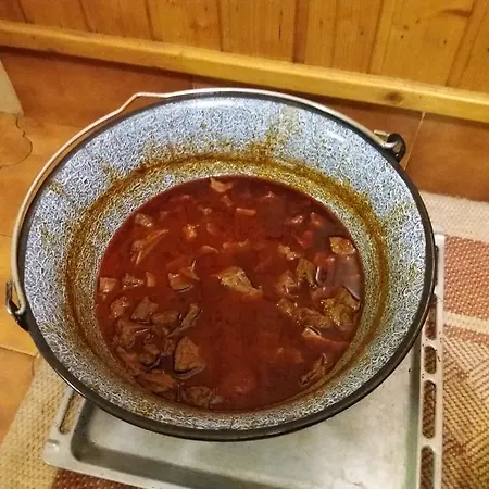 Alfoeldi Borok Haza Kunfeherto